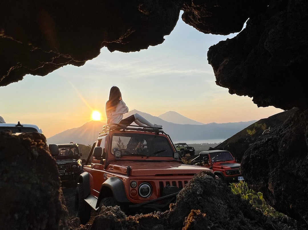 Mount Batur Jeep Sunrise and Black Lava by Maha景点图片