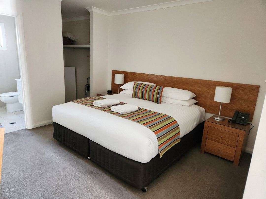 Red Earth Motel主图