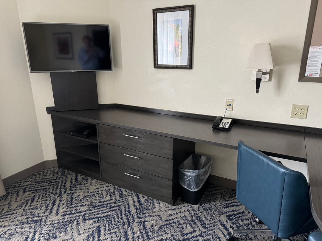 Candlewood Suites Building 44420主图