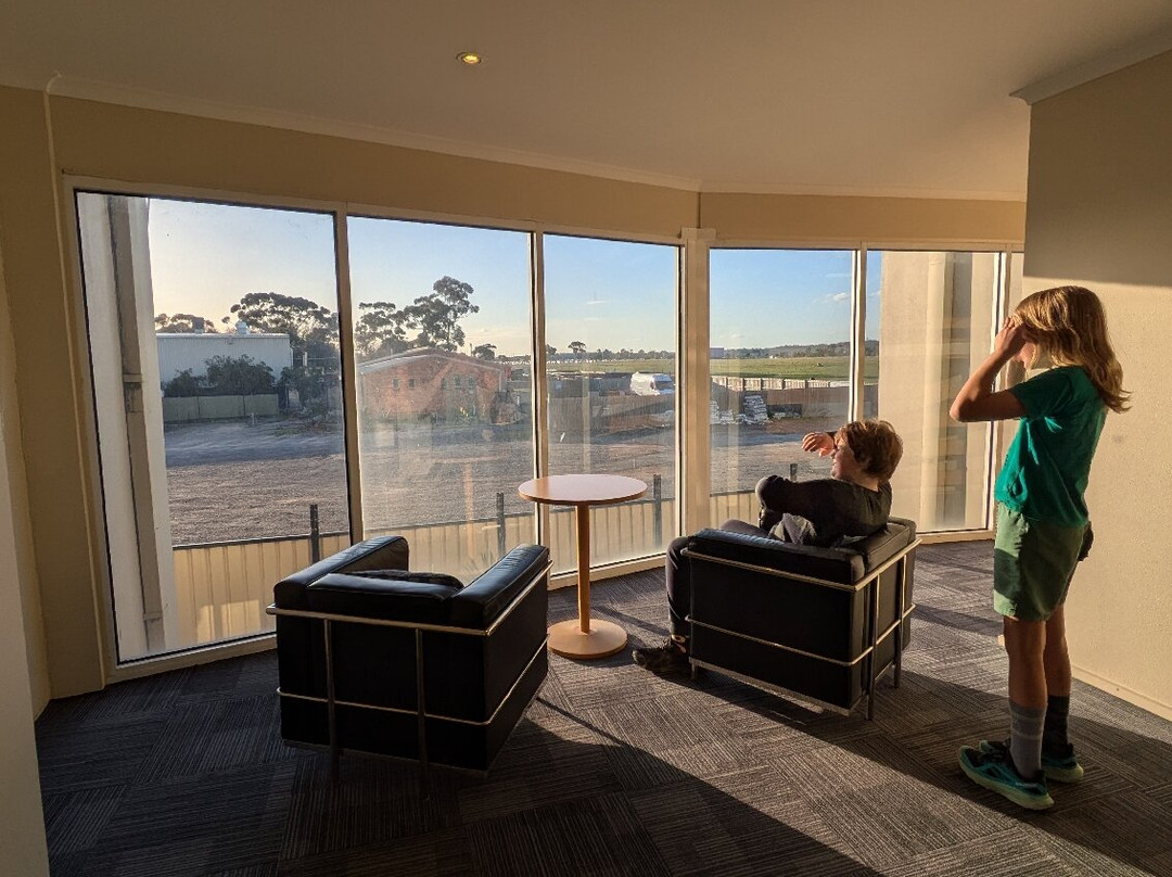 希拉玛斯机场旅舍主图