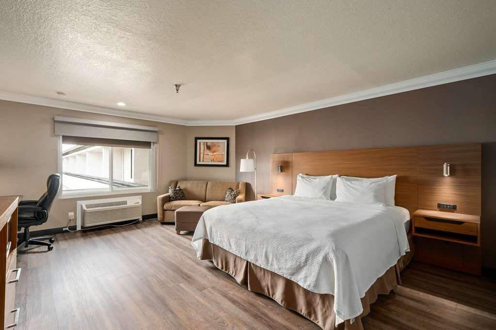 Best Western Plus Newport Mesa Inn主图