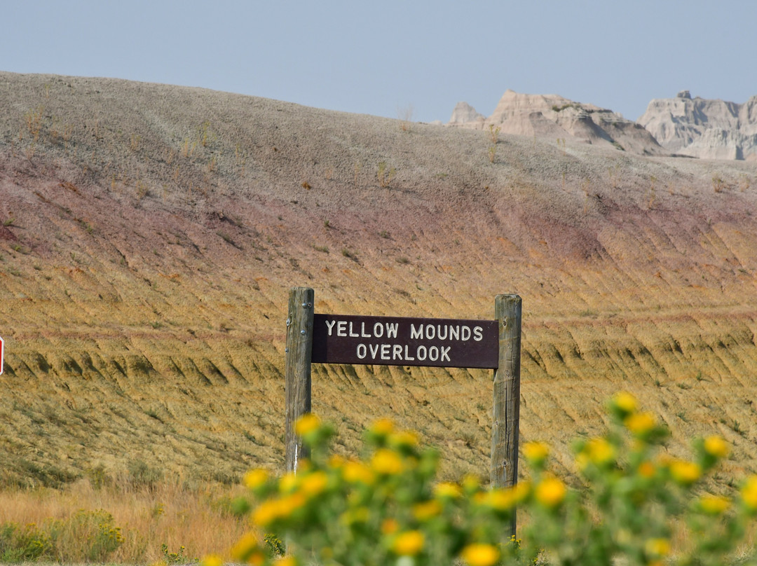 Yellow Mounds Overlook景点图片