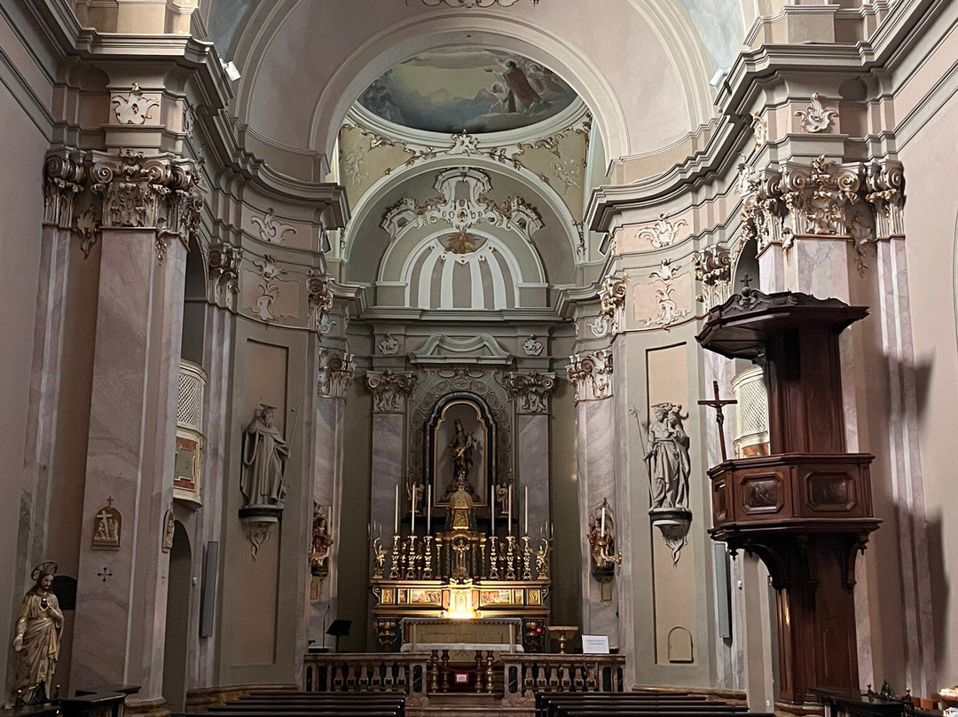 Chiesa di S. Vincenzo-切尔诺比奥必去景点