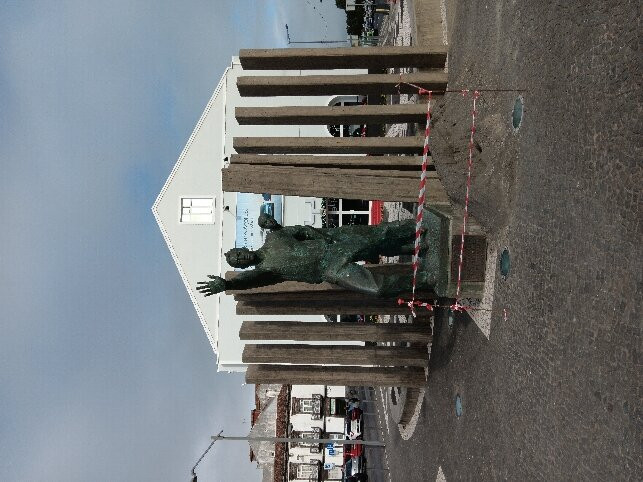 Monumento ao Emigrante-蓬塔德尔加达必去景点