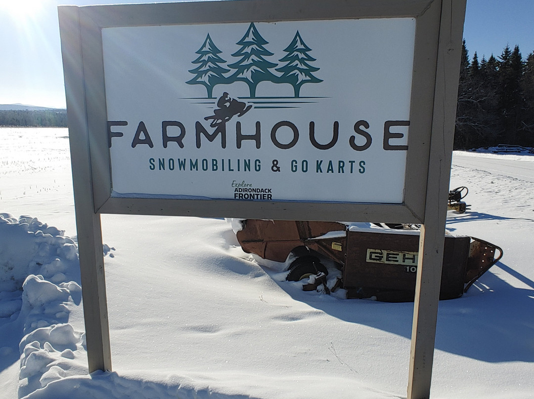 Farmhouse Snowmobiling and UTVs-普莱西德湖必去景点