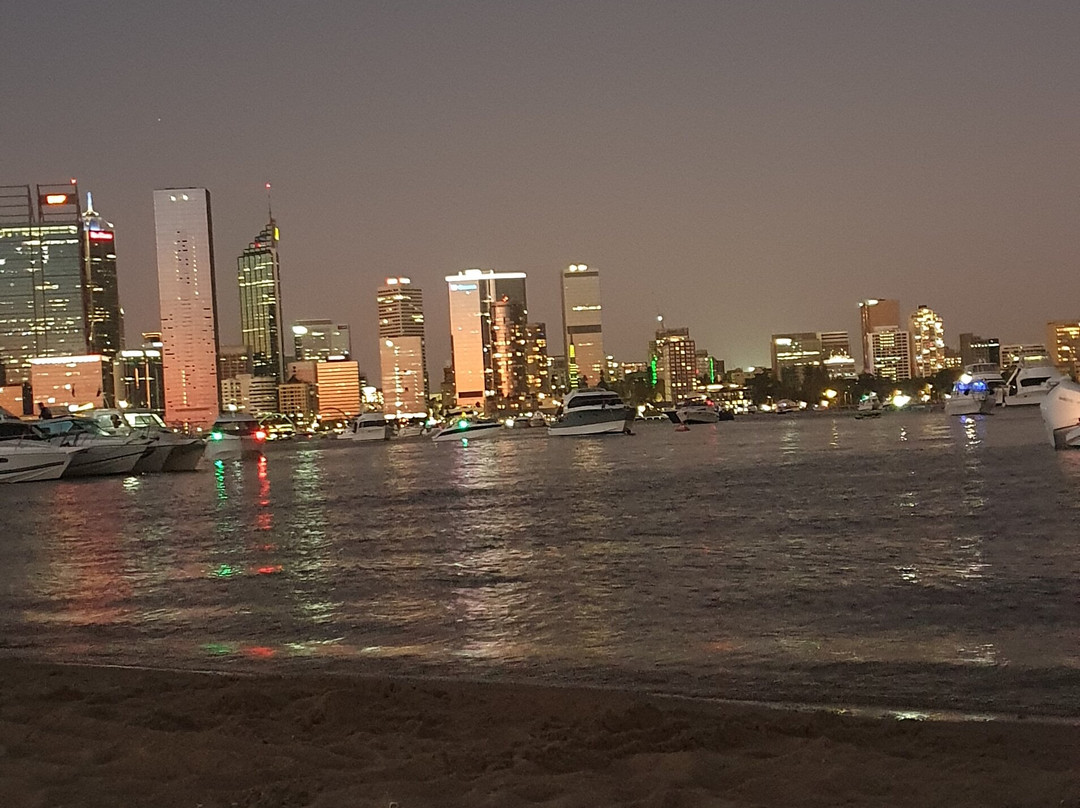 The Peninsula Riverside Apartments主图