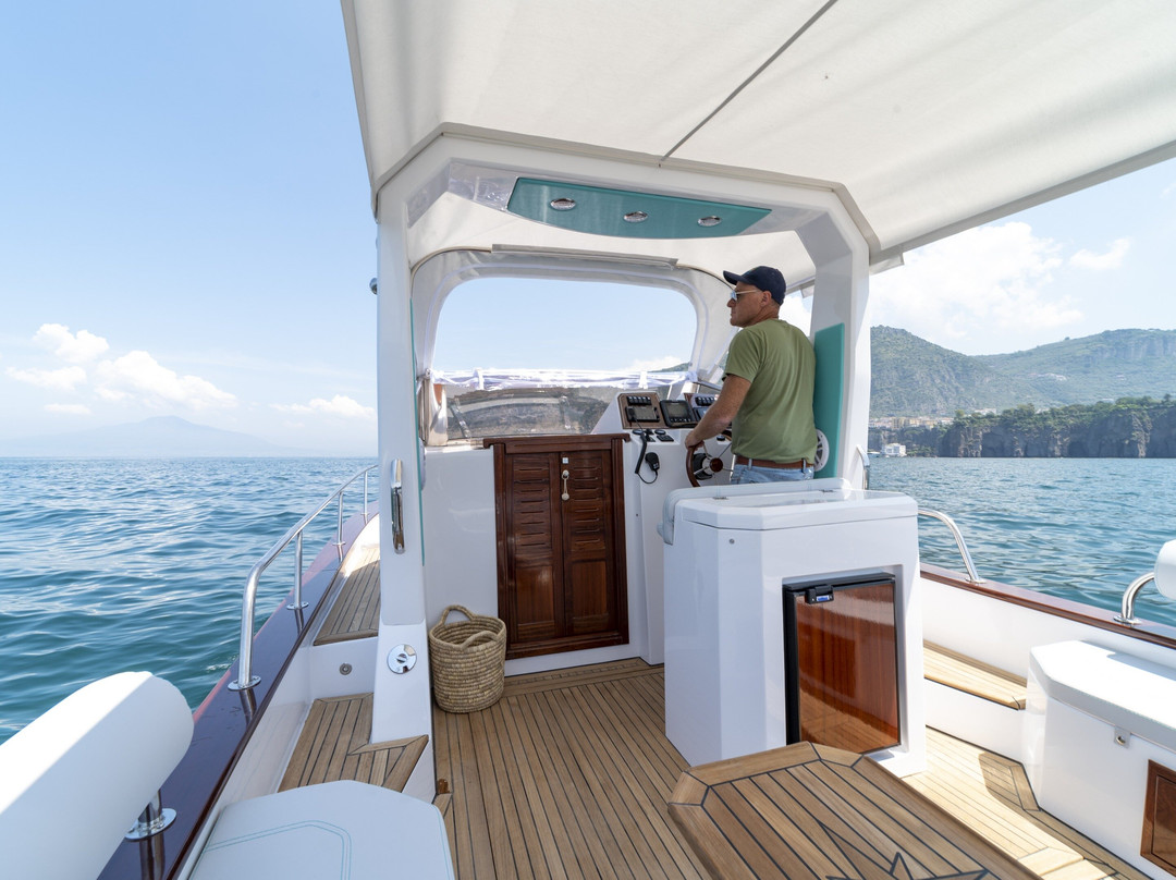 Positano Boat Tour景点图片