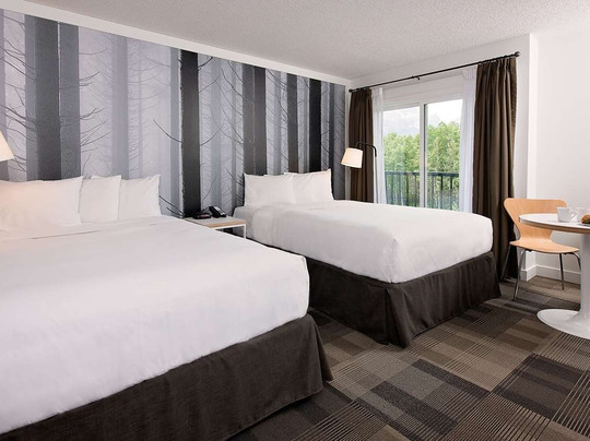 Coast Canmore Hotel & Conference Centre