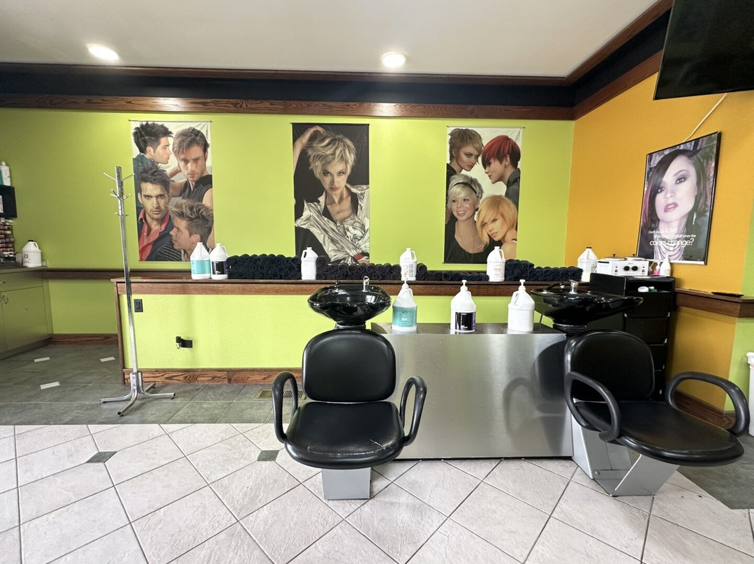 Asymmetric Hair Designers-Lakemoor必去景点