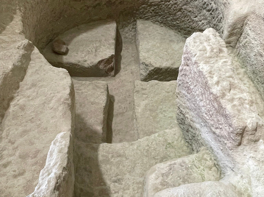 Monolithic Church of Saint-Jean of Aubeterre-Aubeterre-sur-Dronne必去景点