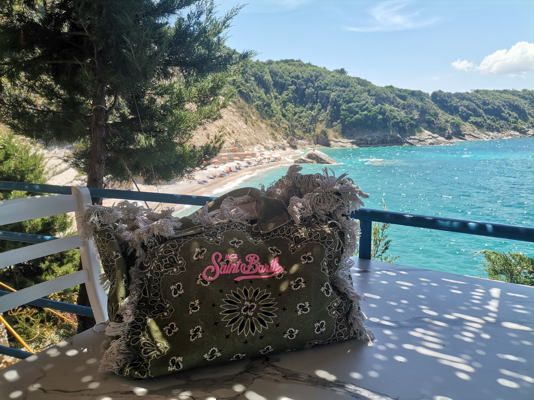 Pulebardha Beach-沙兰德必去景点