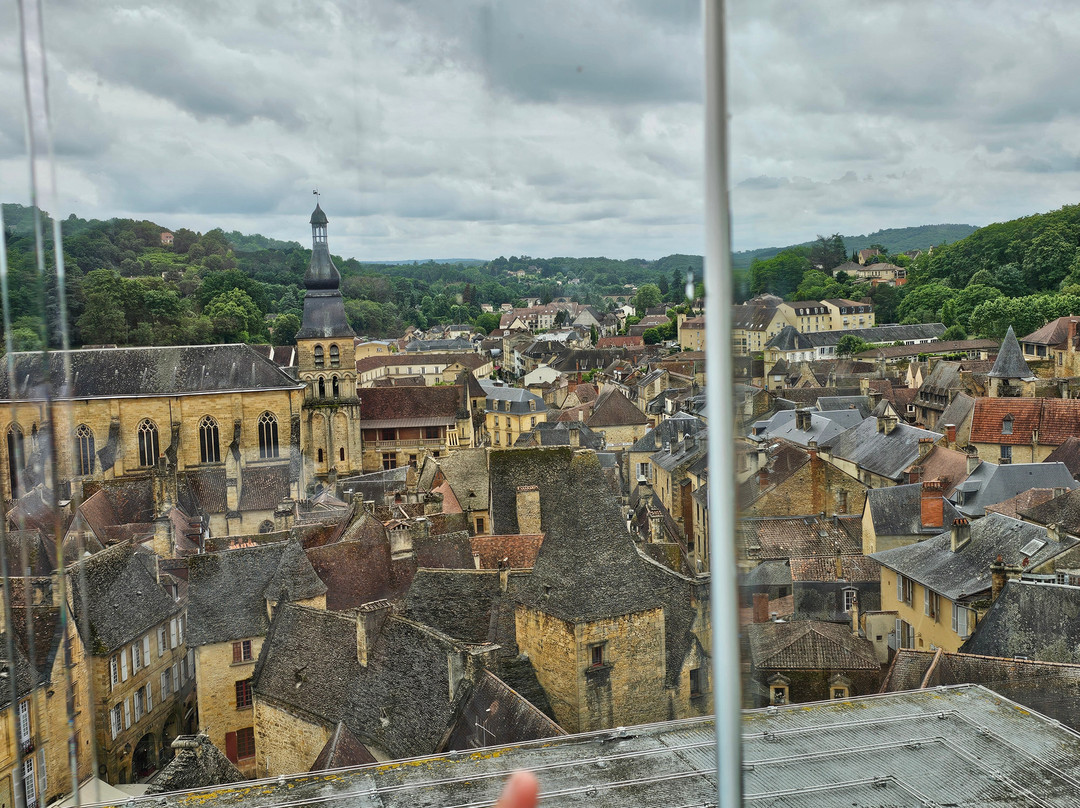 Sarlat Market景点图片