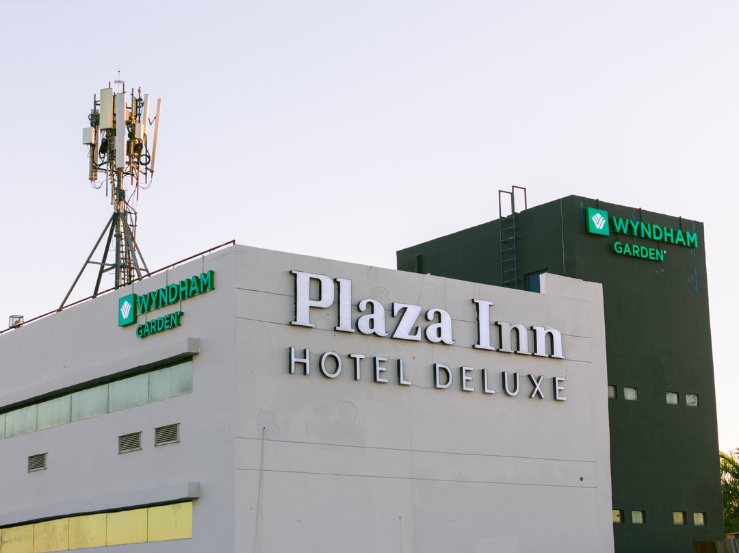 Plaza Inn Hotel主图
