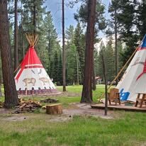 Three Bears Motel Of Lincoln, Mt & Tipis-浴室