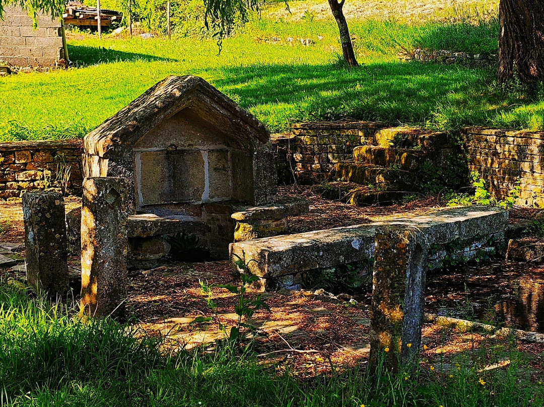 Fontaine Et Lavoir De Chey-Melle必去景点