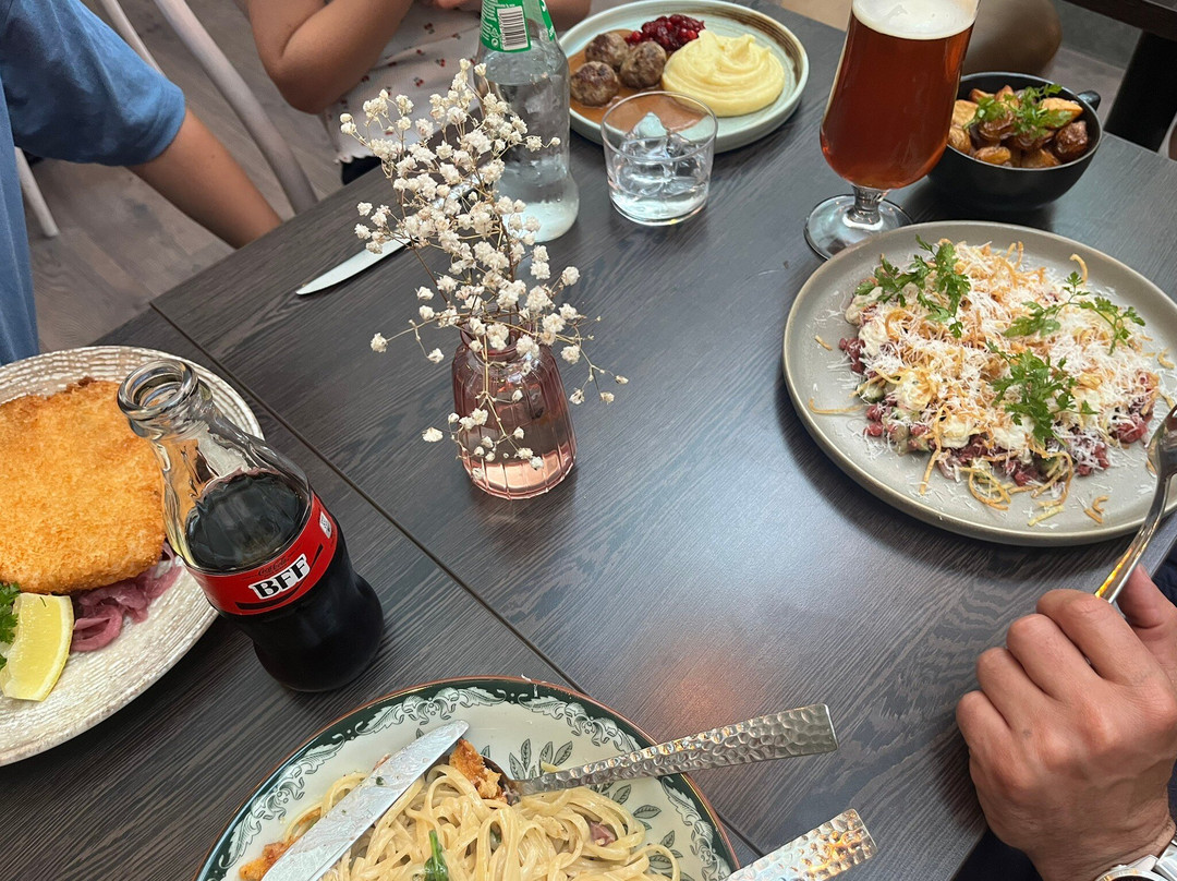 Hemma Hos Adam