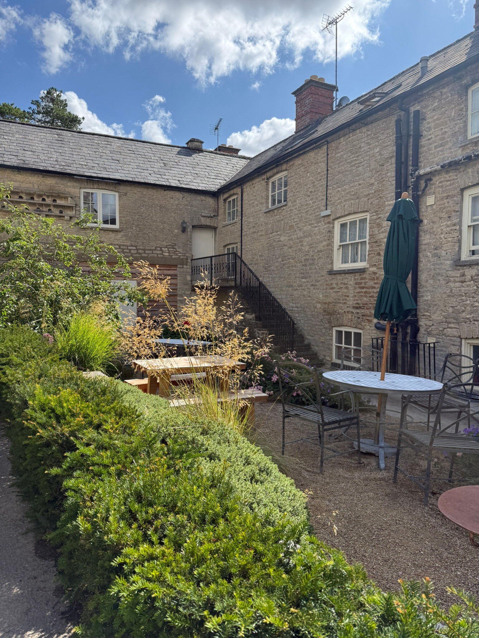 The New Inn-官方
