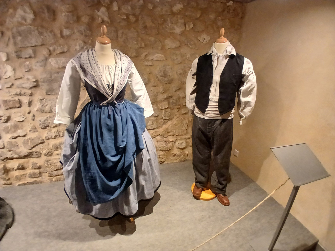 Conservatoire du Costume Comtadin-Pernes-les-Fontaines必去景点