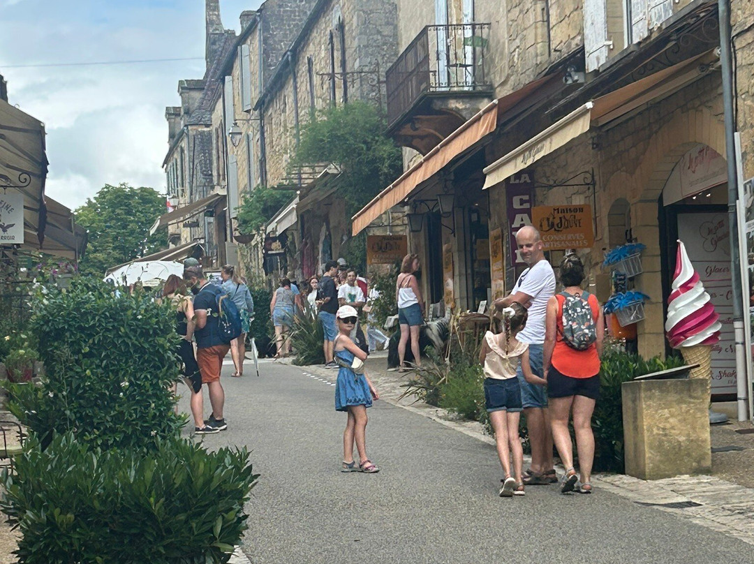 Gate Towers-Domme必去景点