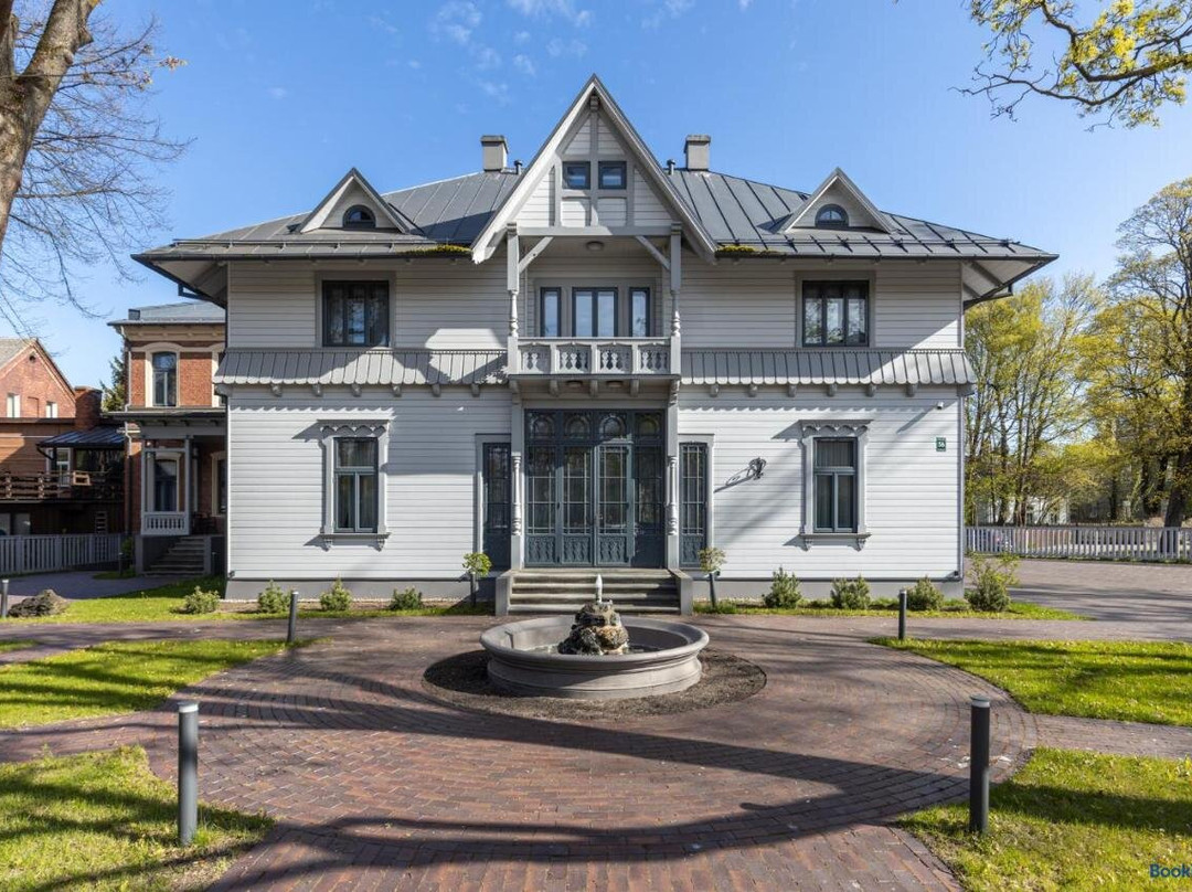 ROZE Peldu Residence
