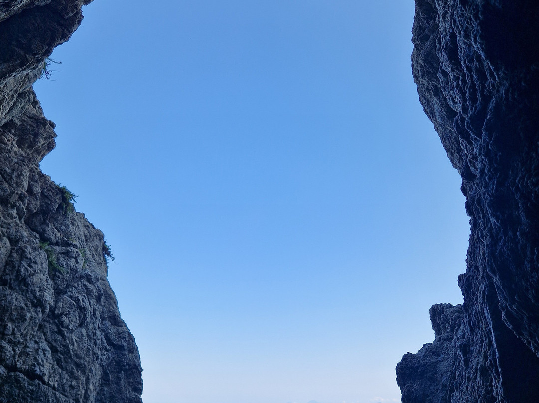 Grotte Beach Sicilia-Mongiove必去景点