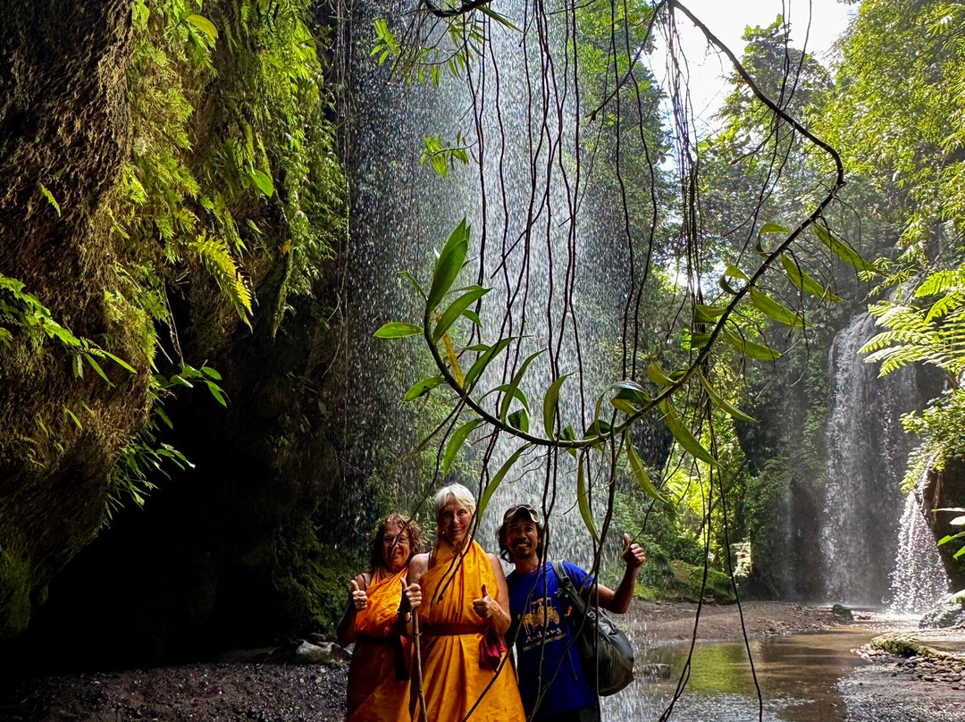 Toyo Bulan Waterfalls-Tembuku必去景点