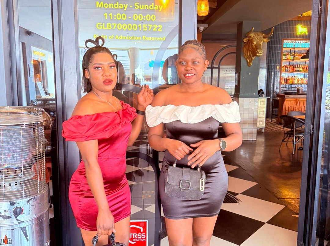 La Parada Olivedale Corner