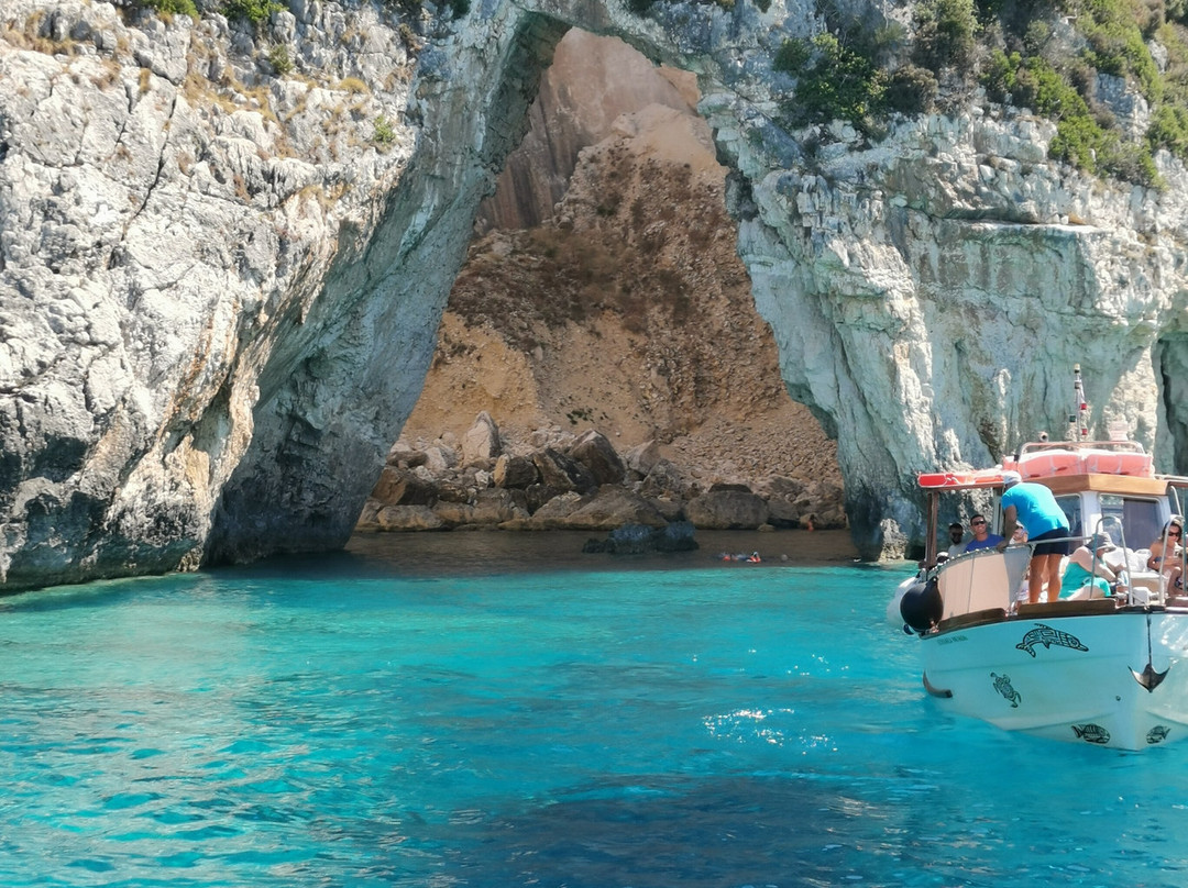 Almyra Luxury Cruises-Kavos必去景点