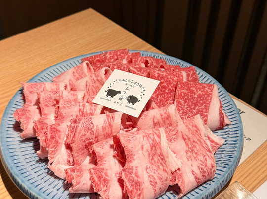 しゃぶしゃぶ すき焼き 食べ放題 和牛と豚 本町店