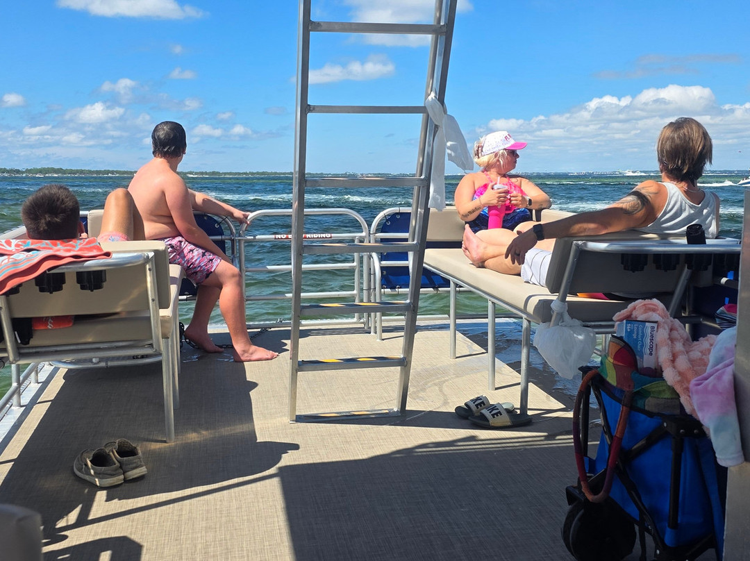 Double Fun Pontoon Rentals-德斯廷必去景点