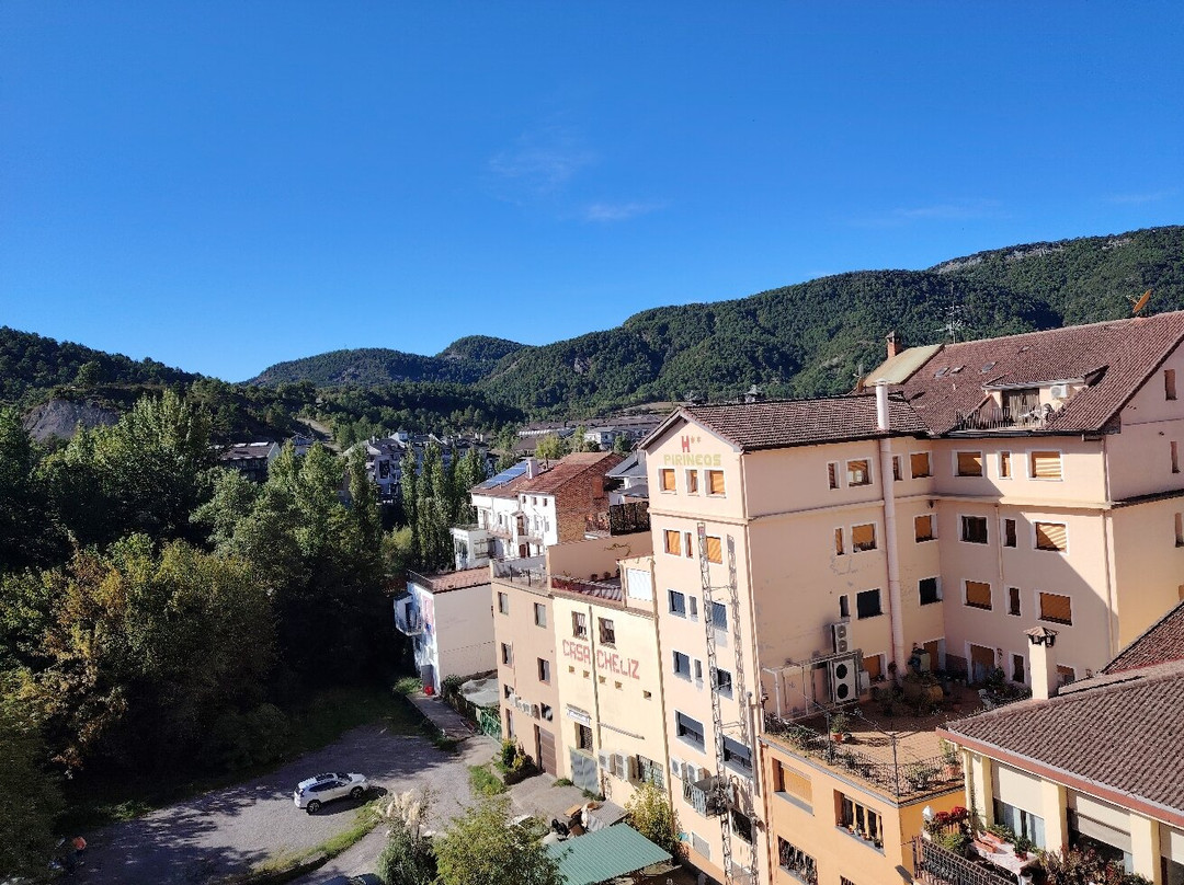 两条河酒店主图