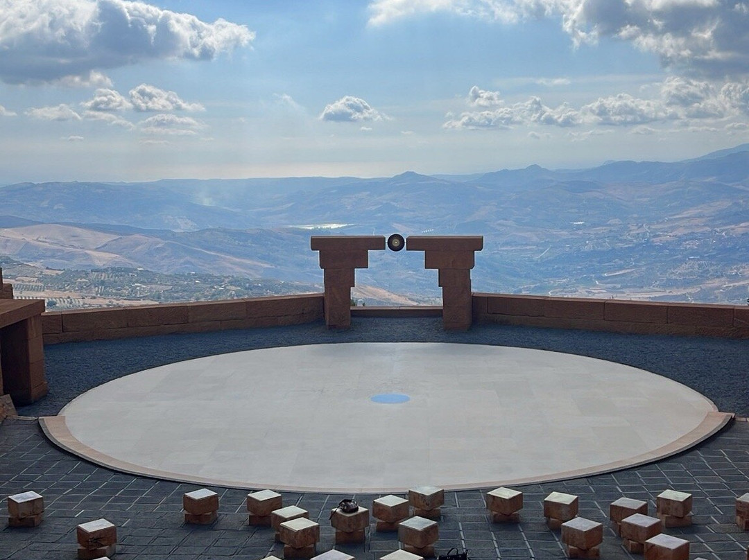 Teatro Andromeda-Santo Stefano Quisquina必去景点