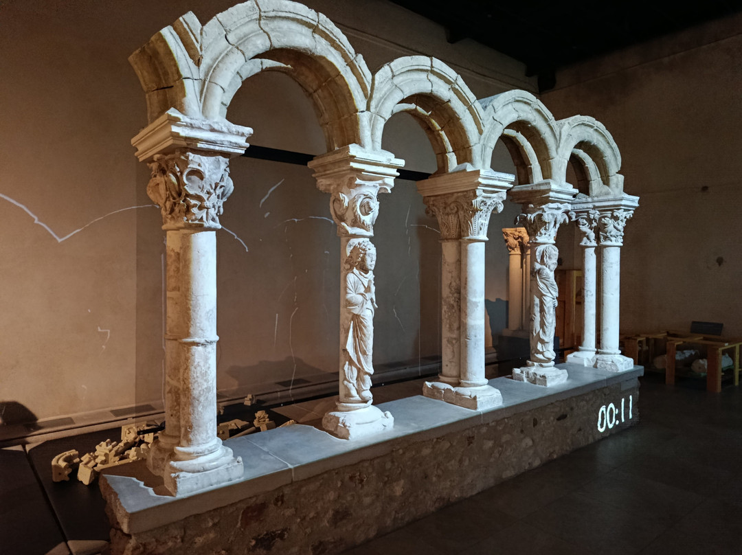 Musée du Cloître de Notre Dame-en-Vaux-香槟地区沙隆必去景点