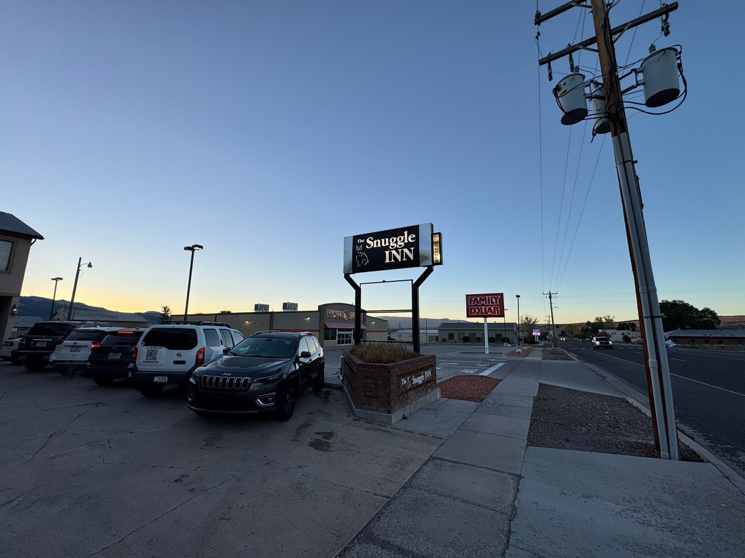 The Snuggle Inn主图