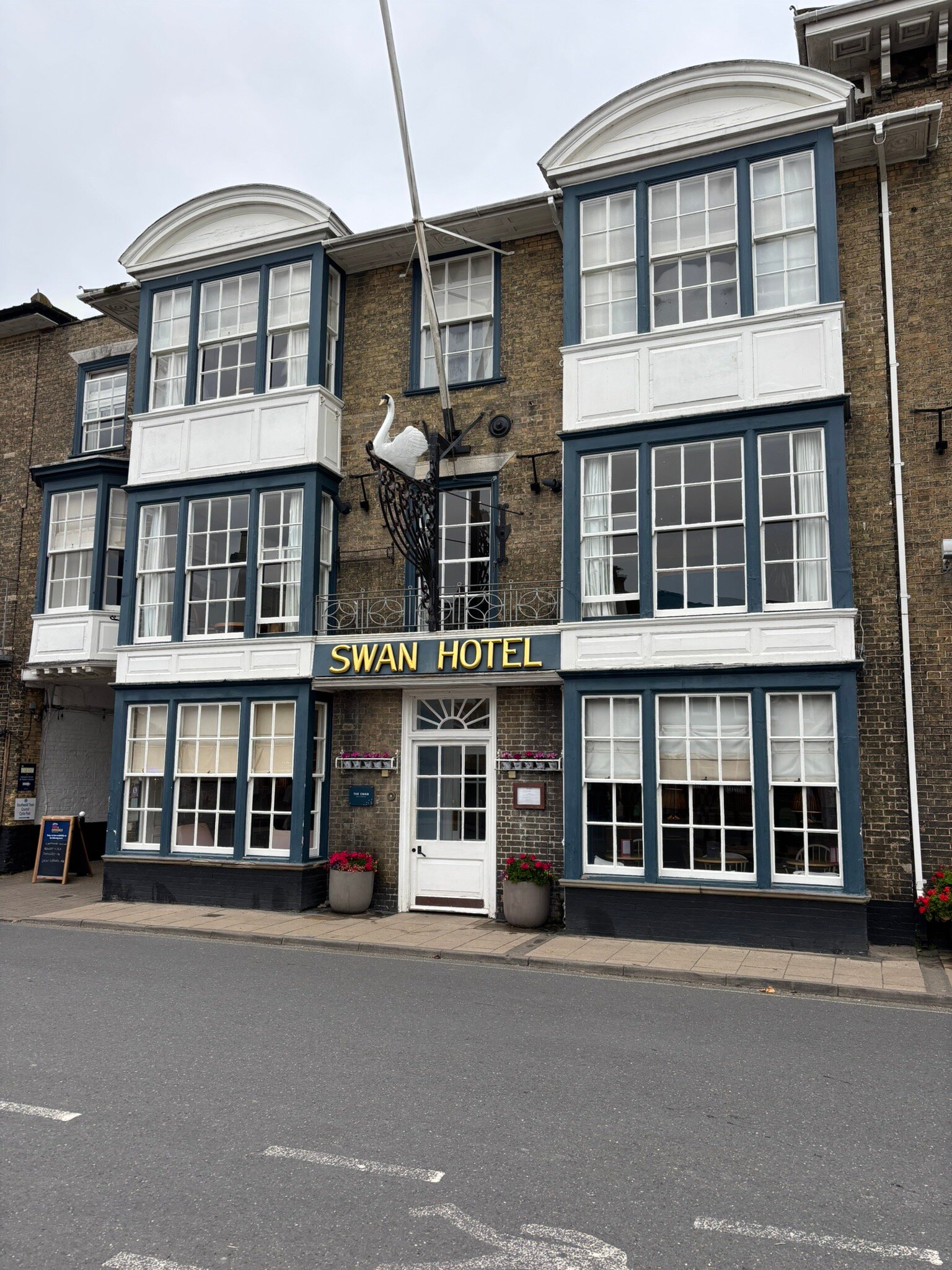 The Swan-官方