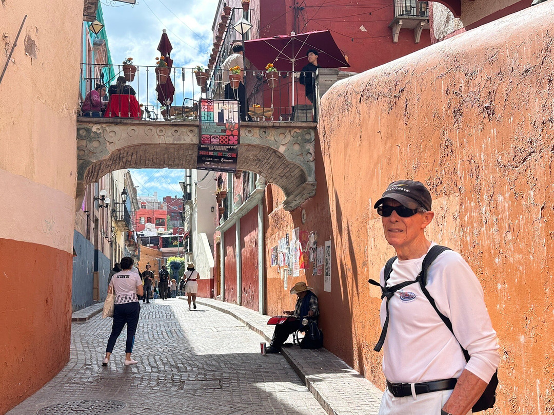 传统时尚酒店主图