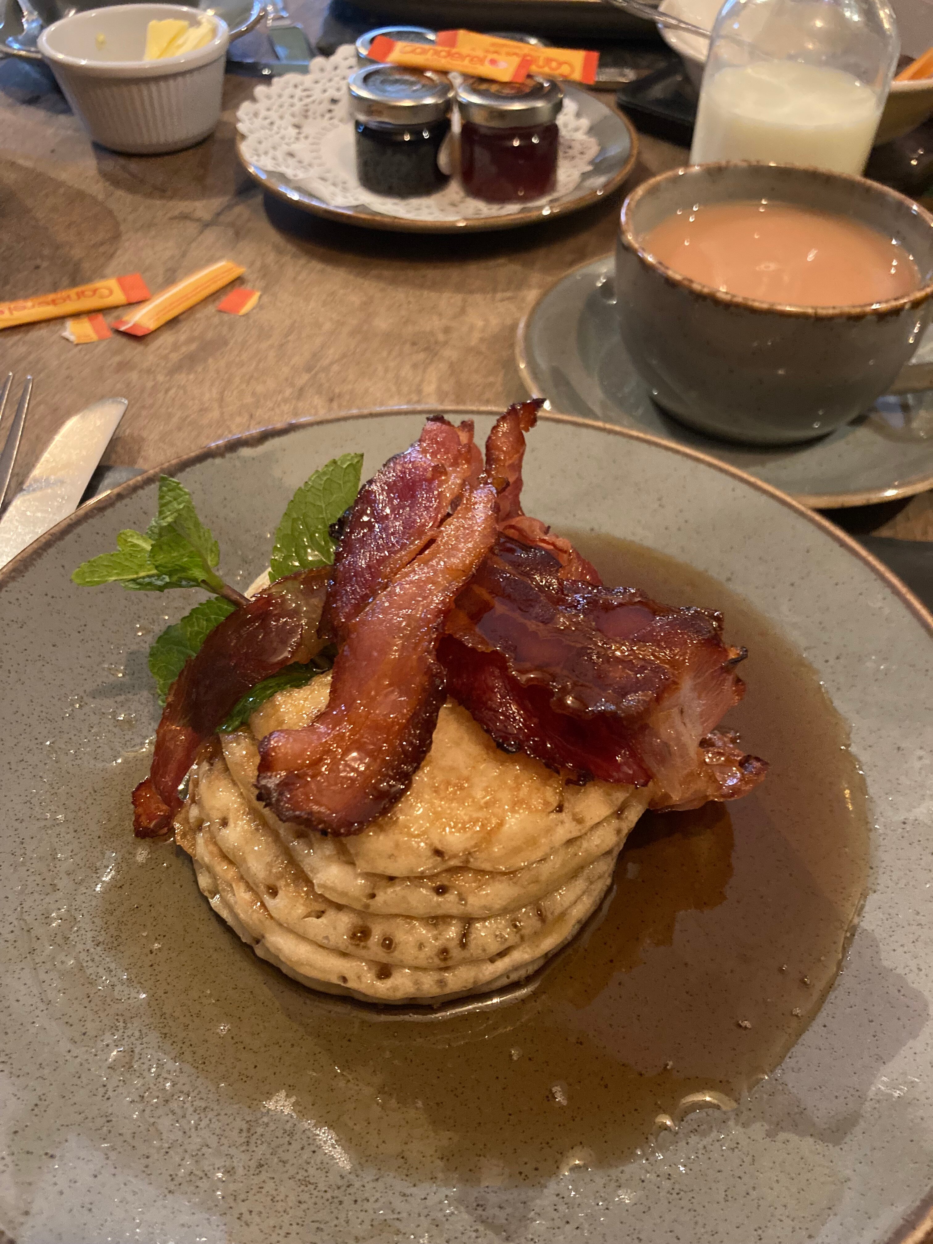 The Bear Hotel-官方