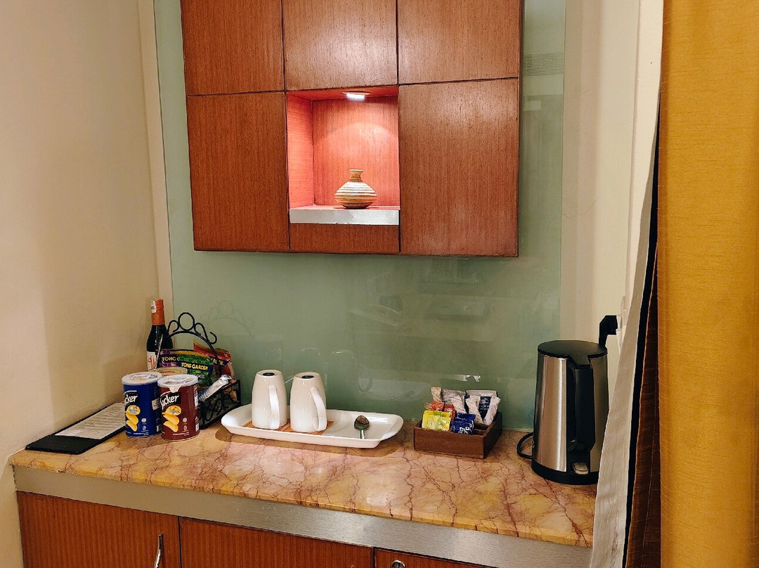 New Surya Hotel主图