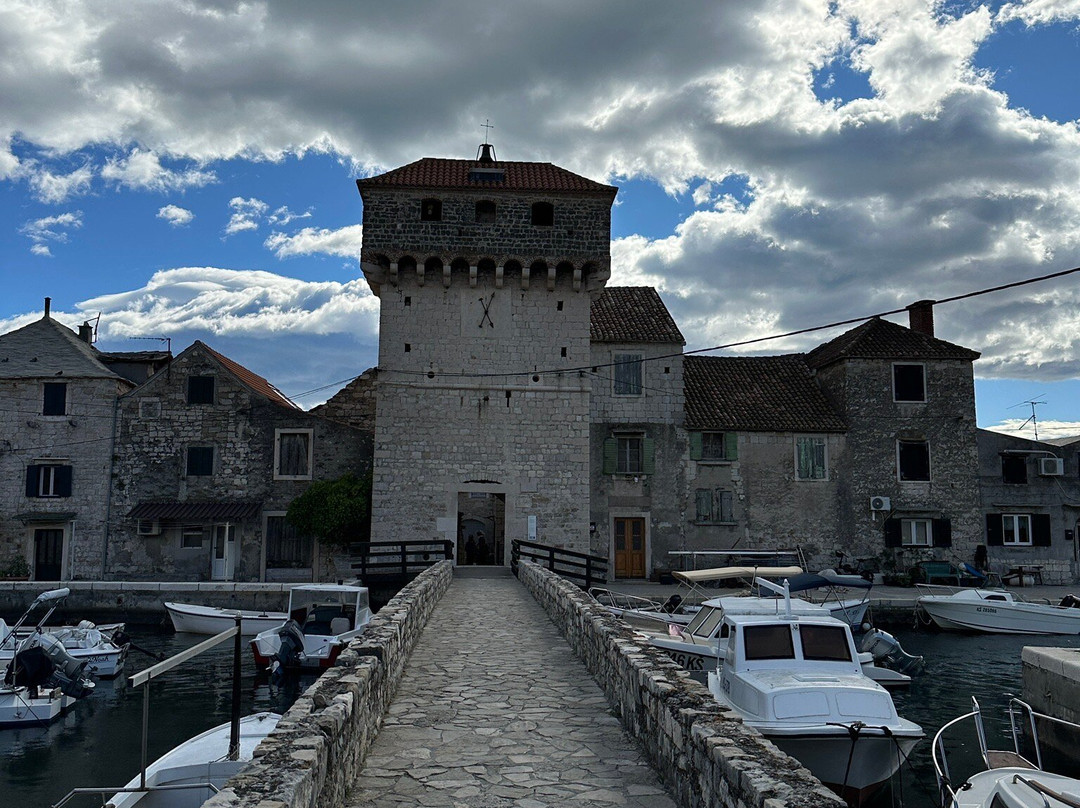 Kastel Gomilica-斯普利特必去景点