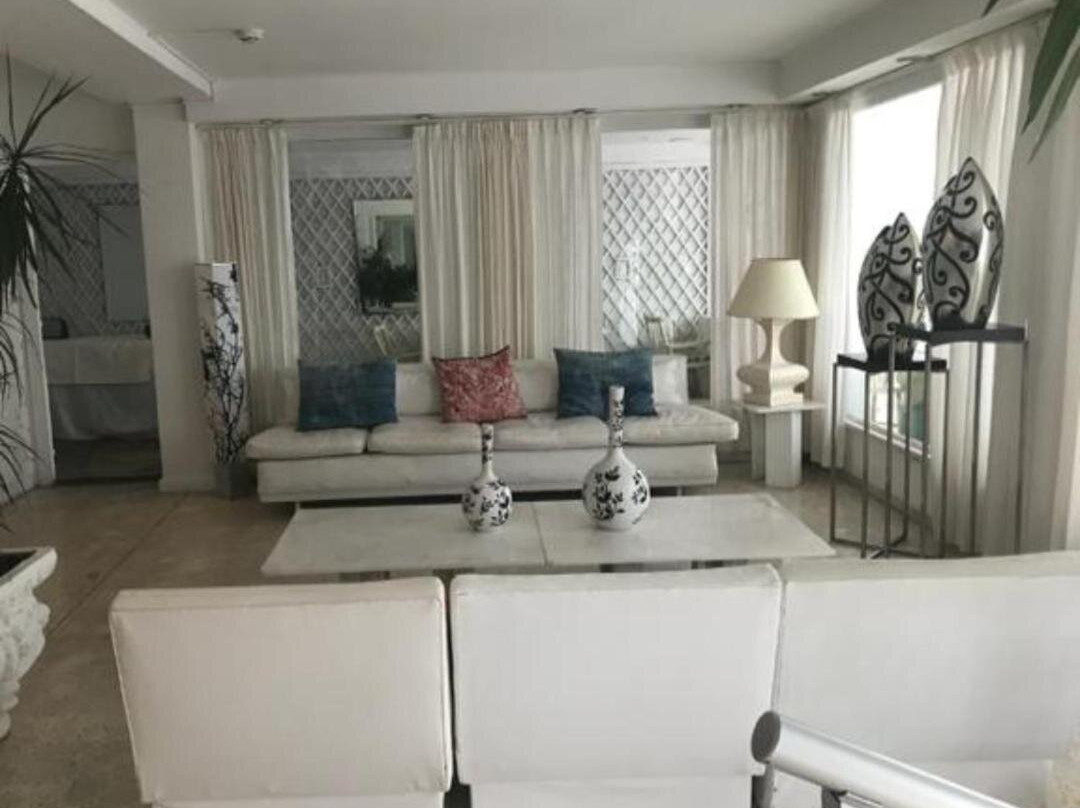 Canelones酒店住宿-Hotel Americana