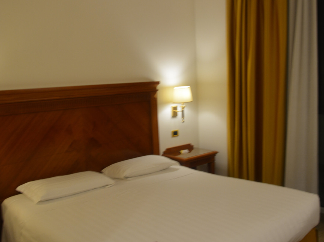 贝斯特韦斯特维泰伯酒店主图