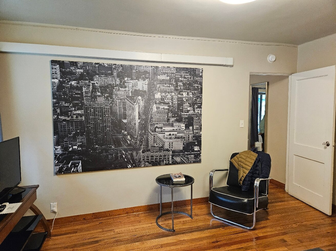 Happy Hollow Motel主图