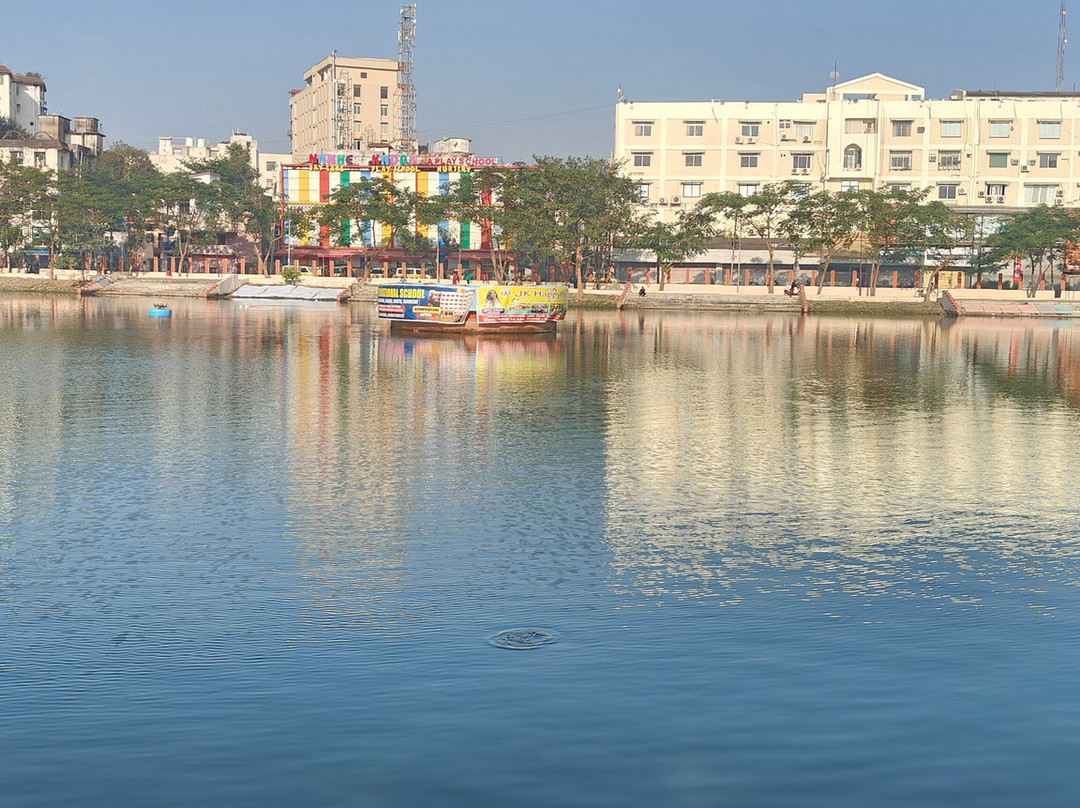 Le Lac Sarovar Portico主图