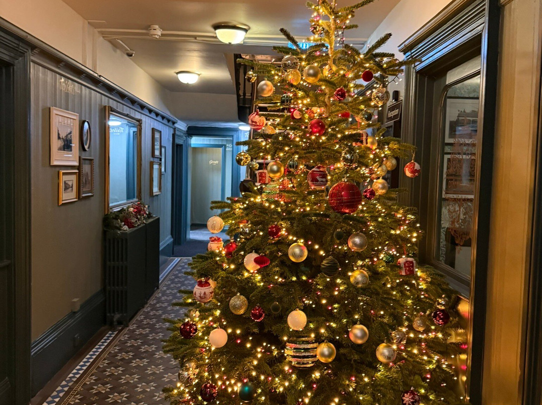 The Parkwood Hotel主图