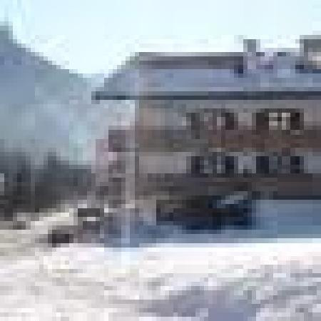 Mazzin酒店住宿-瓦久蕾酒店