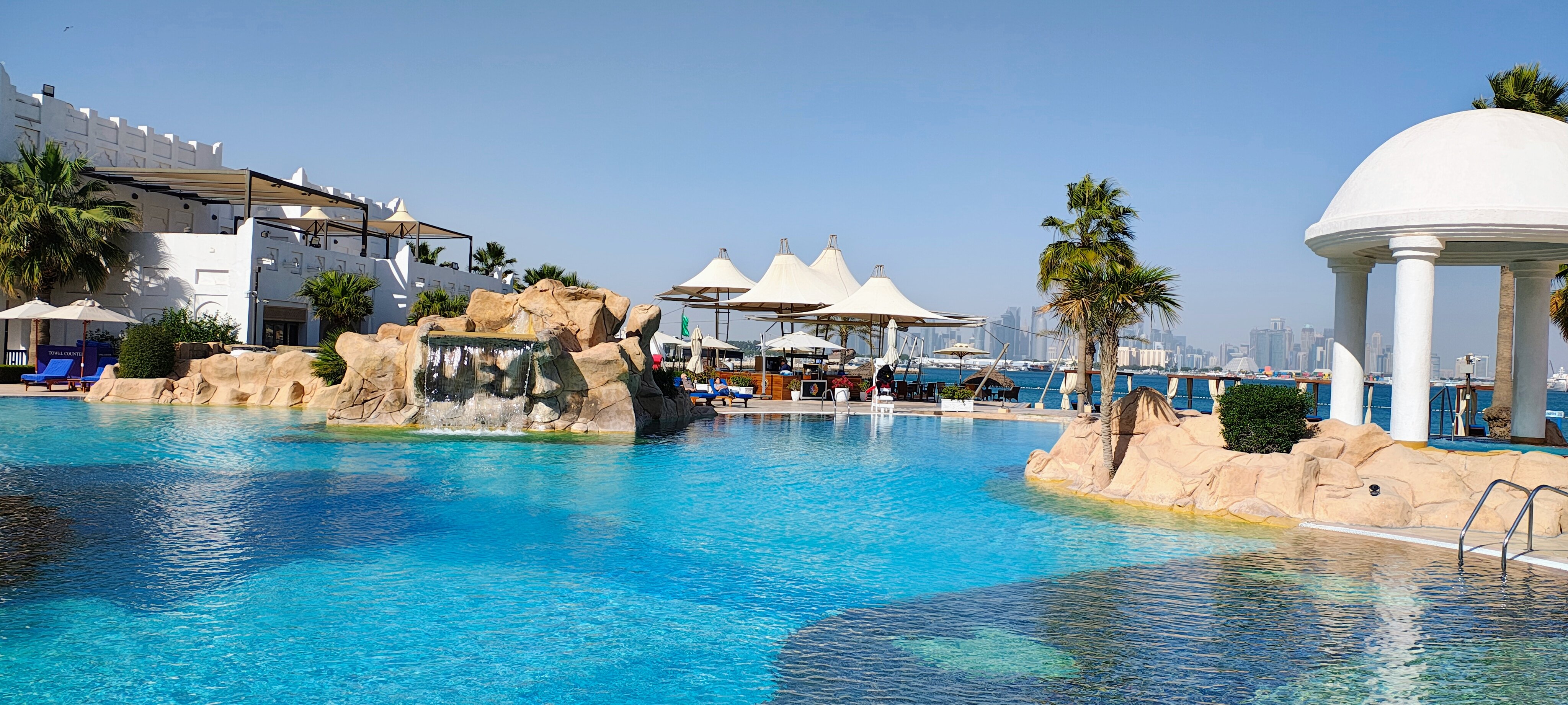 Sharq Village & Spa, a Ritz-Carlton Hotel-泳池