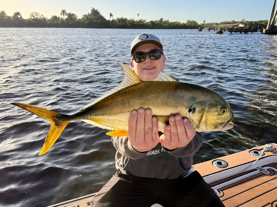 Pure Passion Fishing Charters-迈尔斯堡海滩必去景点