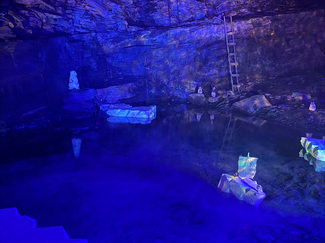 Carnglaze Caverns-利斯卡德必去景点