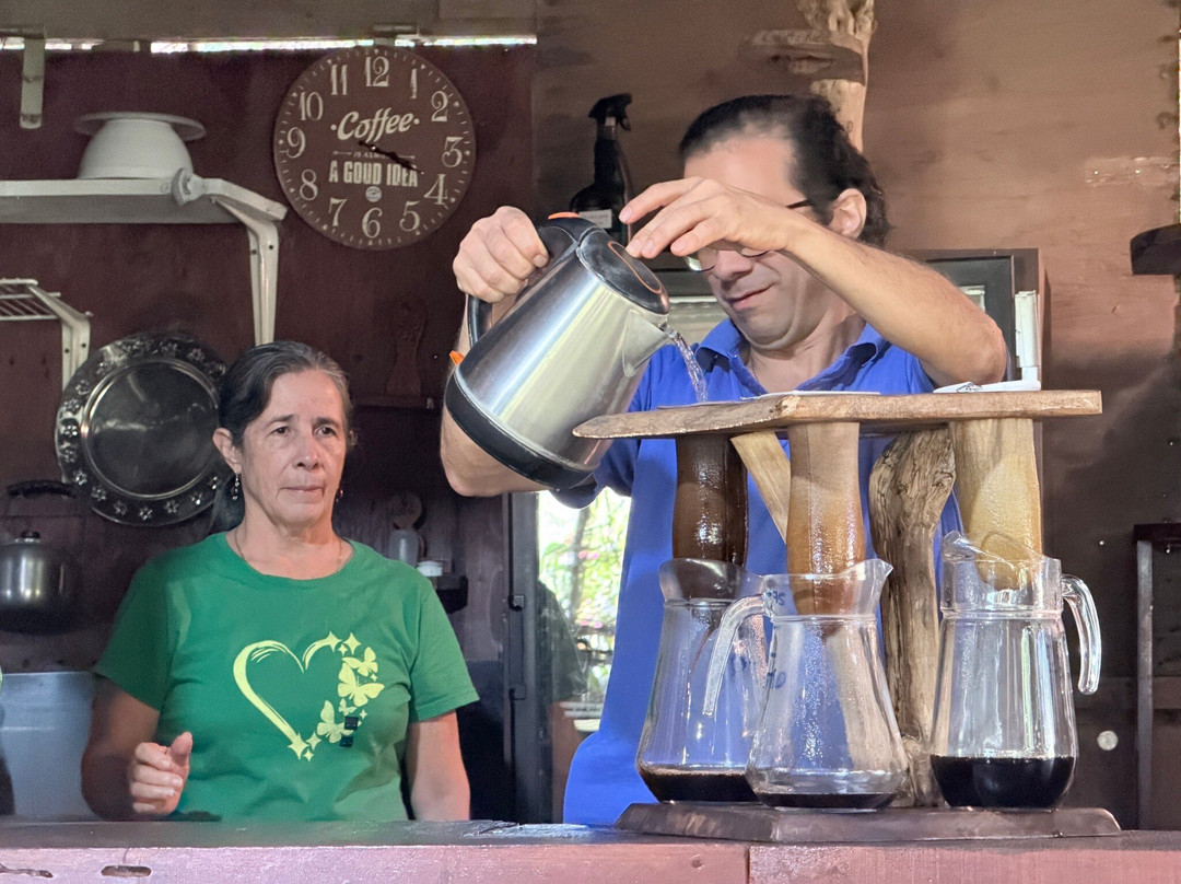 El Toledo Coffee Tour-Atenas必去景点