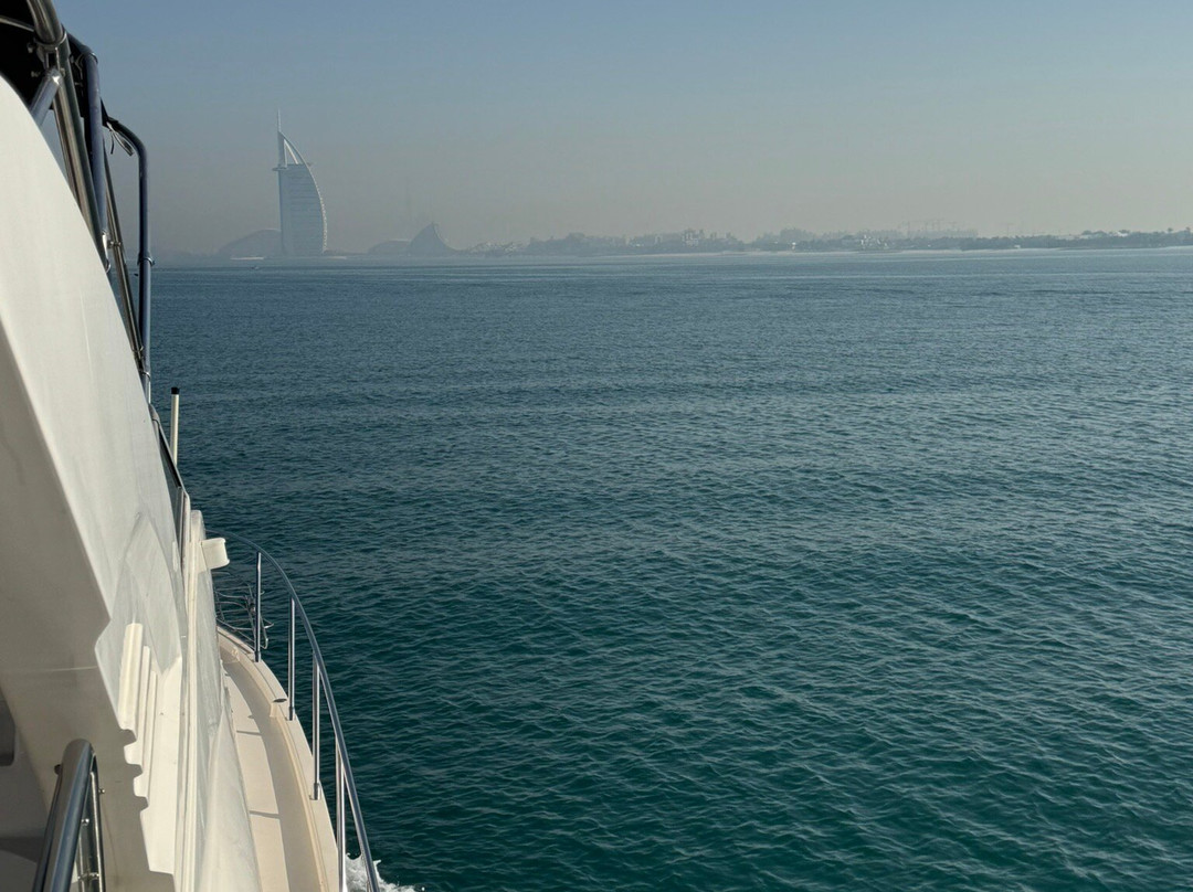 Elite Pearl Charter-迪拜必去景点